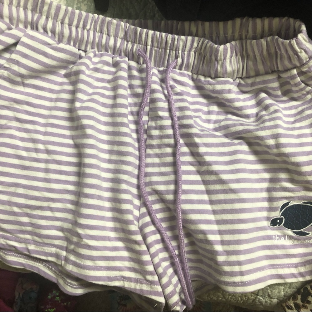 Shelly Cove purple and white striped shorts size XL